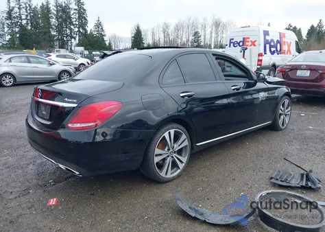 2015 Mercedes-Benz C 300 4Matic from USA, damaged, VIN 55SWF4KB9FU021064